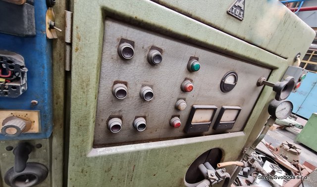 Kalící zařízení - indukční  (Kalici zarizeni - indukcni (3).jpg)